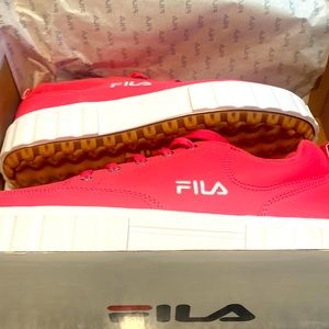 New FILA Sandblast Low Hot Pink Women’s Sneakers. Size 7.5